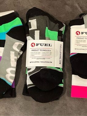 Fuel Women's Black & Green Performance Socks